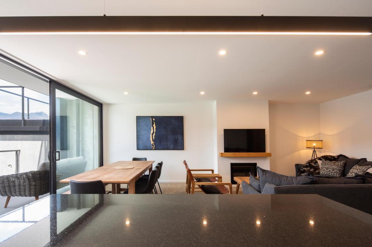 4 Bedroom Home With Elevated Views Of Lake Wakatipu & The Remarkables 퀸즈타운 외부 사진
